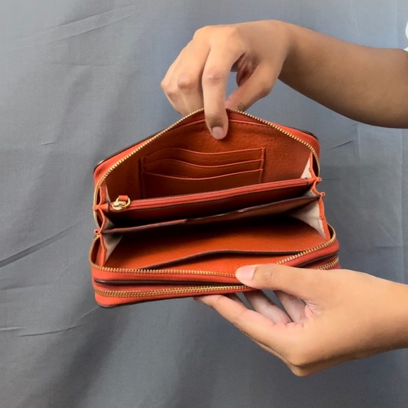 Vintage Michael Kors clutch. - Picture 6 of 7